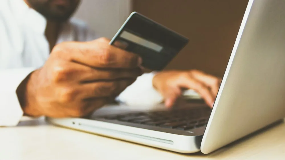 Job Scams in the Gulf: 12 Warning Signs to Avoid Fake Recruiters in 2026 Online payment warning – fake recruitment agents and job scams