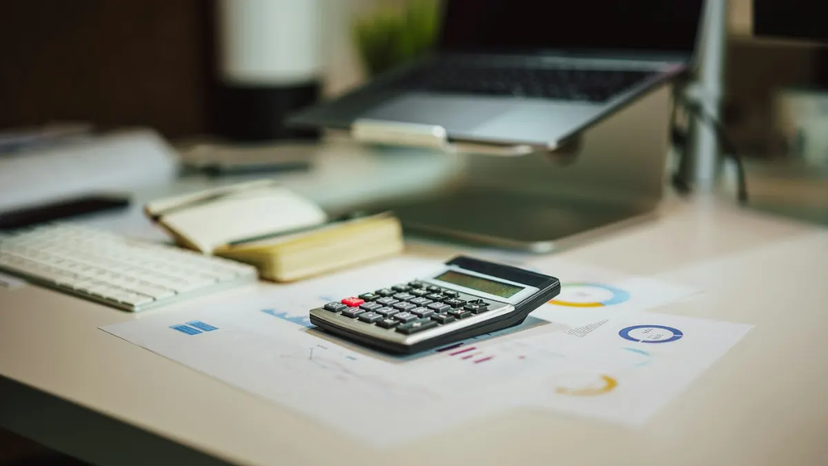 Qatar Salary Guide 2026: Minimum Wage, Pay by Job & Benefits Calculating monthly income and savings