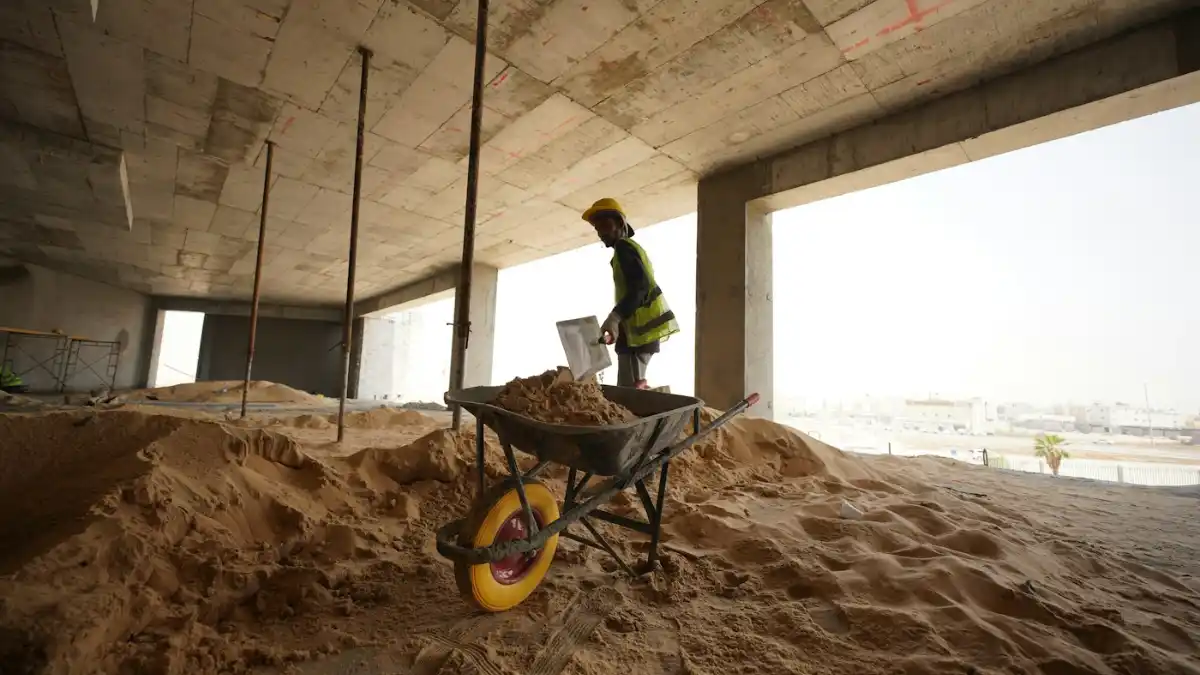 Qatar Salary Guide 2026: Minimum Wage, Pay by Job & Benefits Engineer on site – professional salaries in Doha