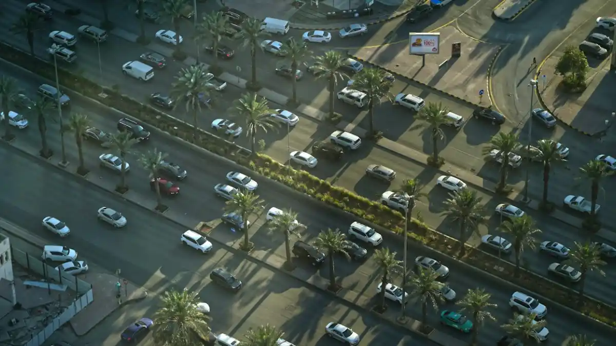 Saudi Driving Licence for Expats 2026: Process, Fees, Test & Tips City traffic in Riyadh at night