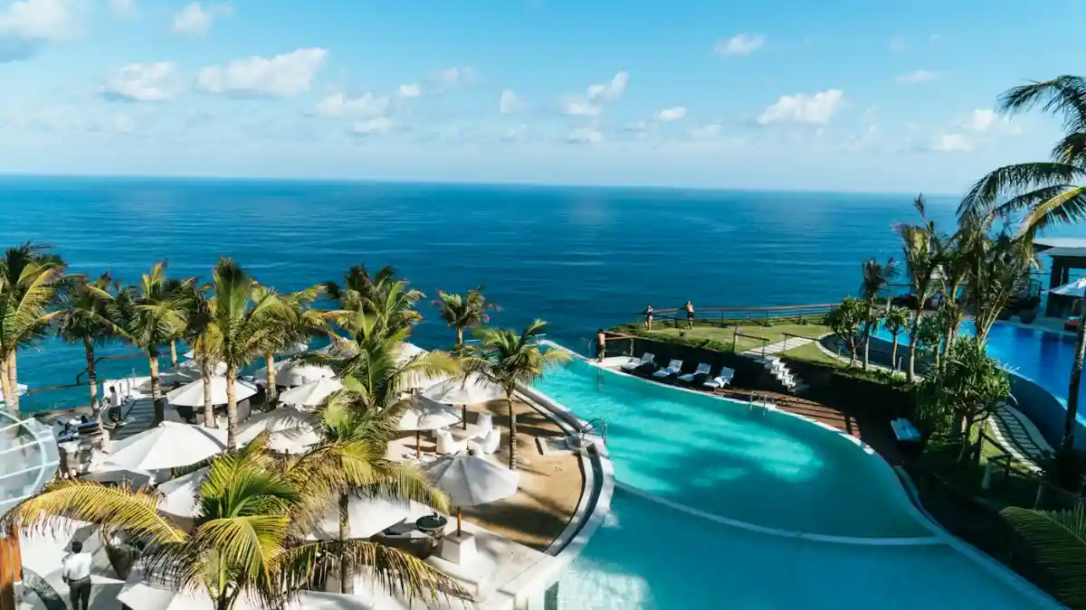 Saudi Hotel Jobs 2026: Roles, Salary, Requirements & How to Apply Resort by the sea – hospitality careers in Saudi Arabia